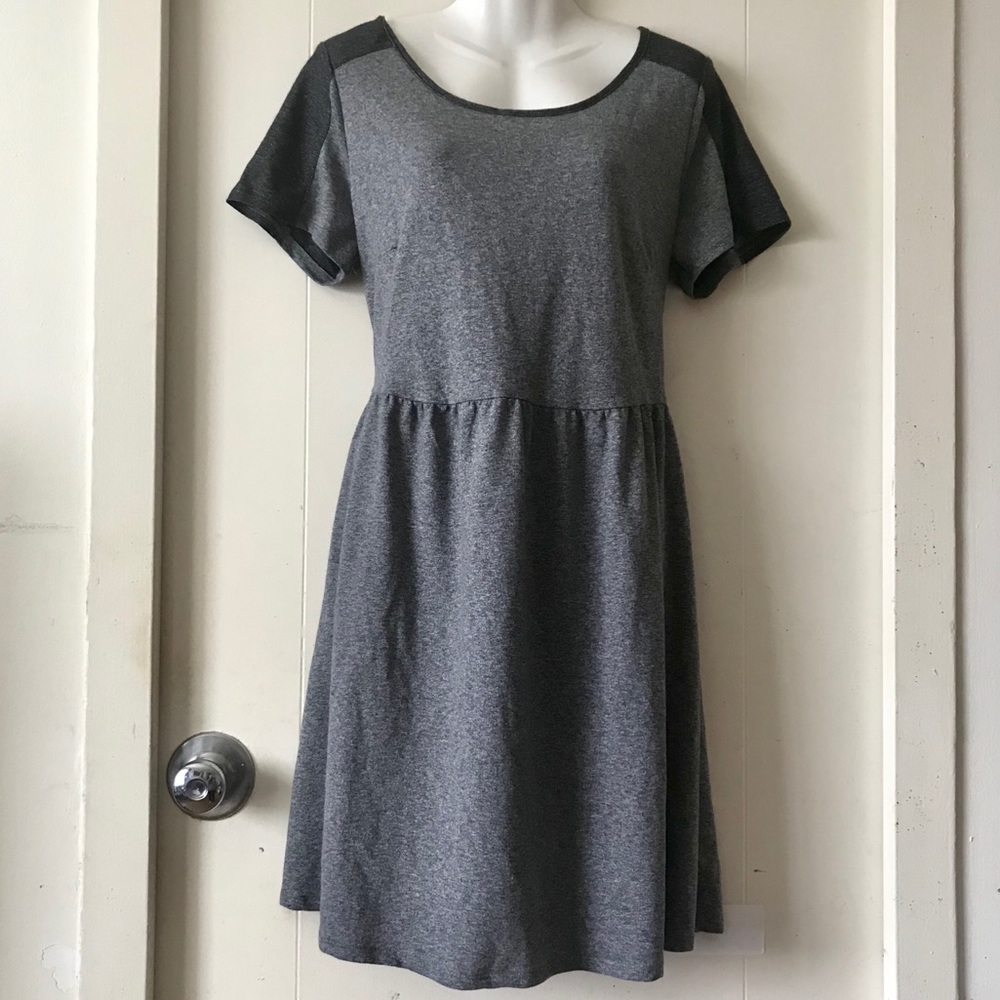 Heathered Short Sleeved Dress with Pockets